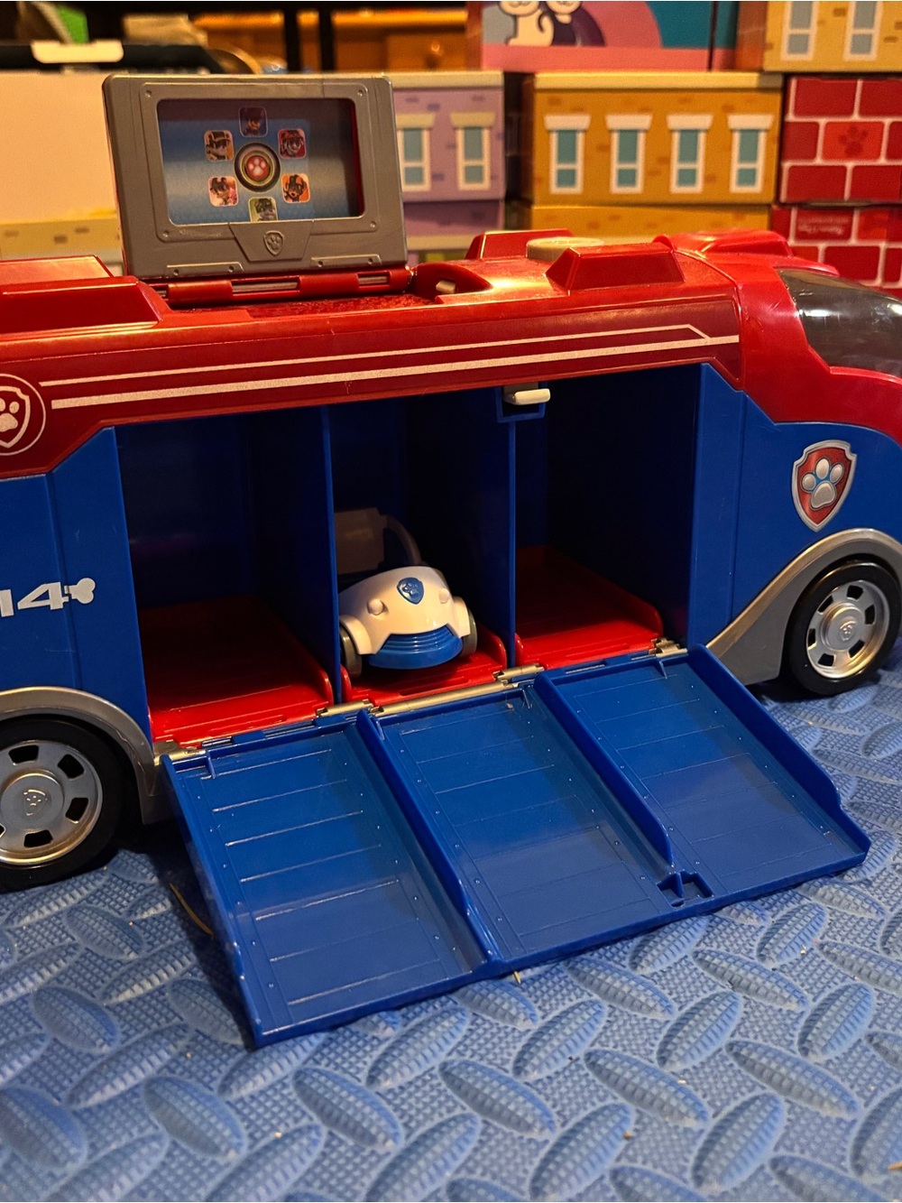 Paw Patrol mission cruiser - Transforming Rescue Bus
